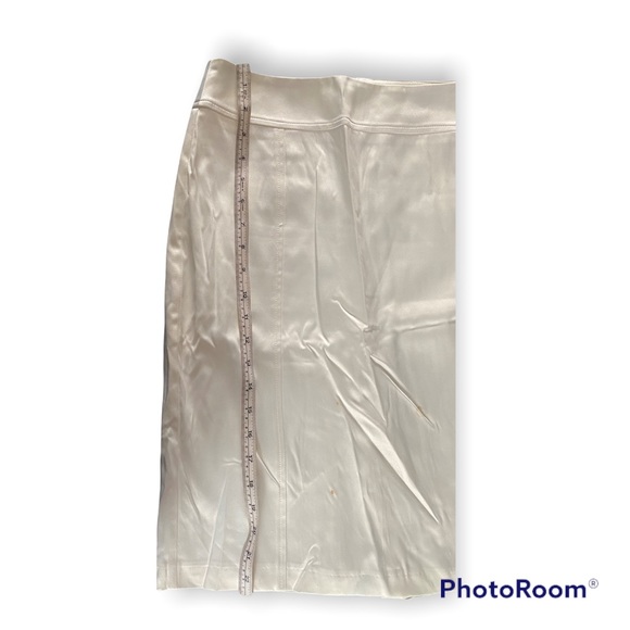 ✨ BNWT Le Château White Pencil Skirt – Size 4 | FREE with Purchase! 🎁 - Picture 3 of 5